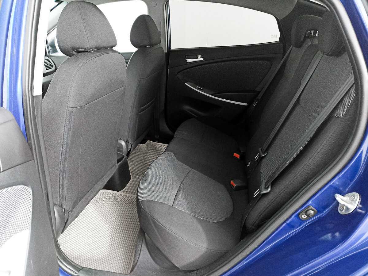 Hyundai Solaris с пробегом — 2011 год. Фото: #9