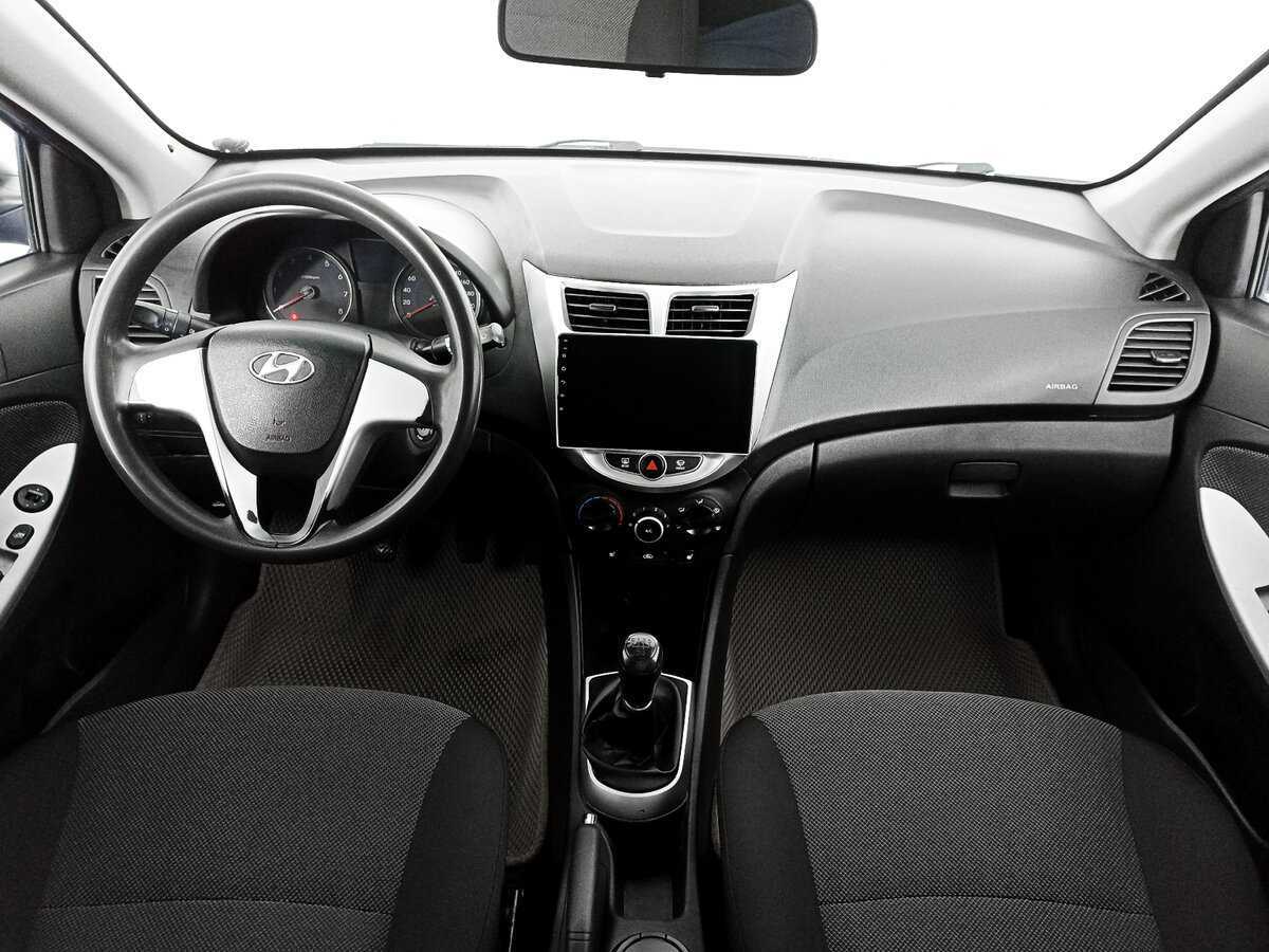 Hyundai Solaris с пробегом — 2011 год. Фото: #11