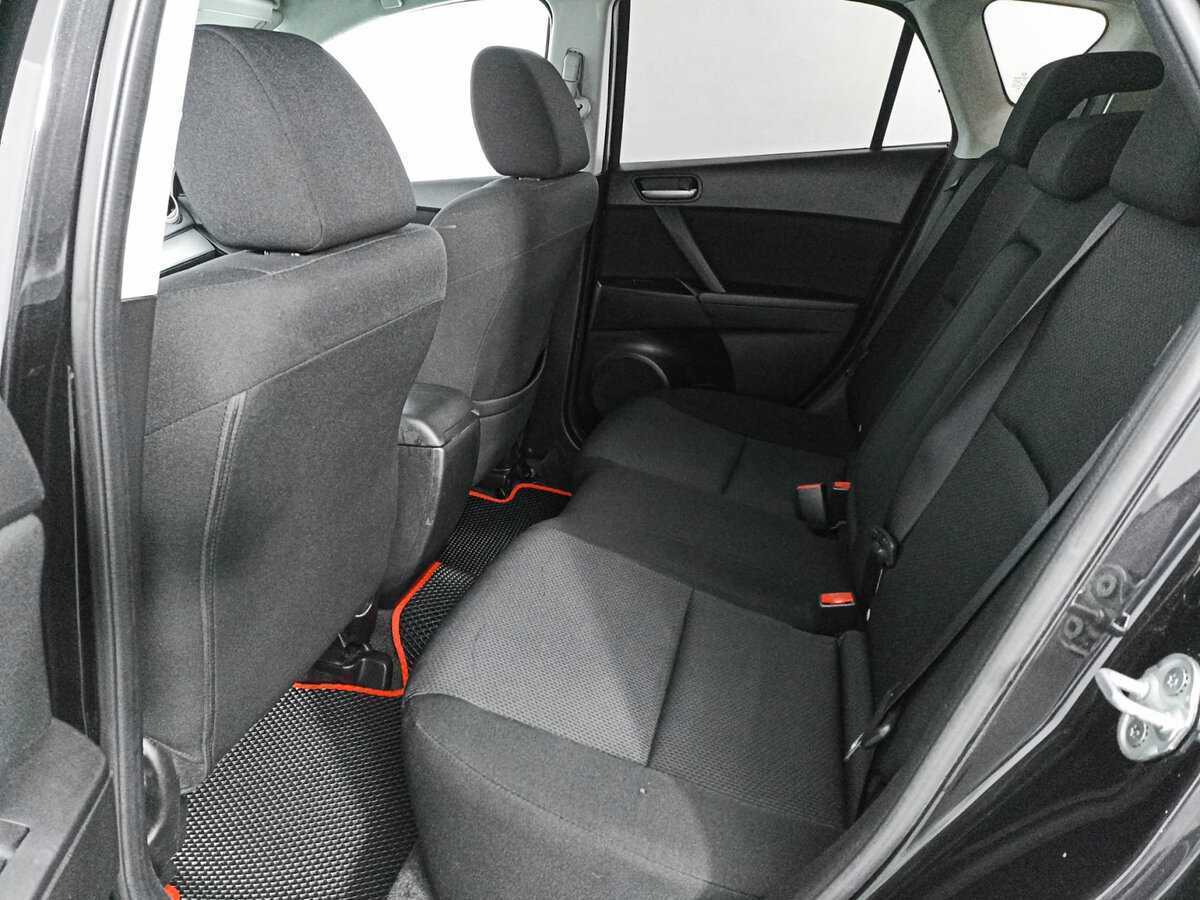 Mazda 3 с пробегом — 2010 год. Фото: #9