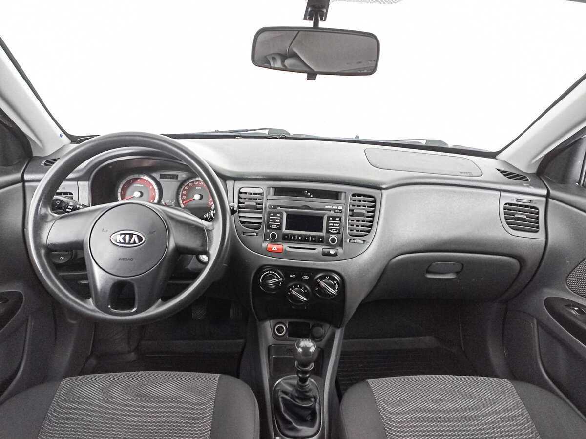 Kia Rio с пробегом — 2010 год. Фото: #11