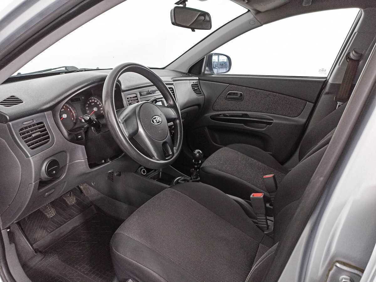Kia Rio с пробегом — 2010 год. Фото: #13