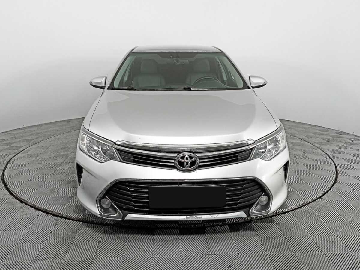 Toyota Camry с пробегом — 2015 год. Фото: #1