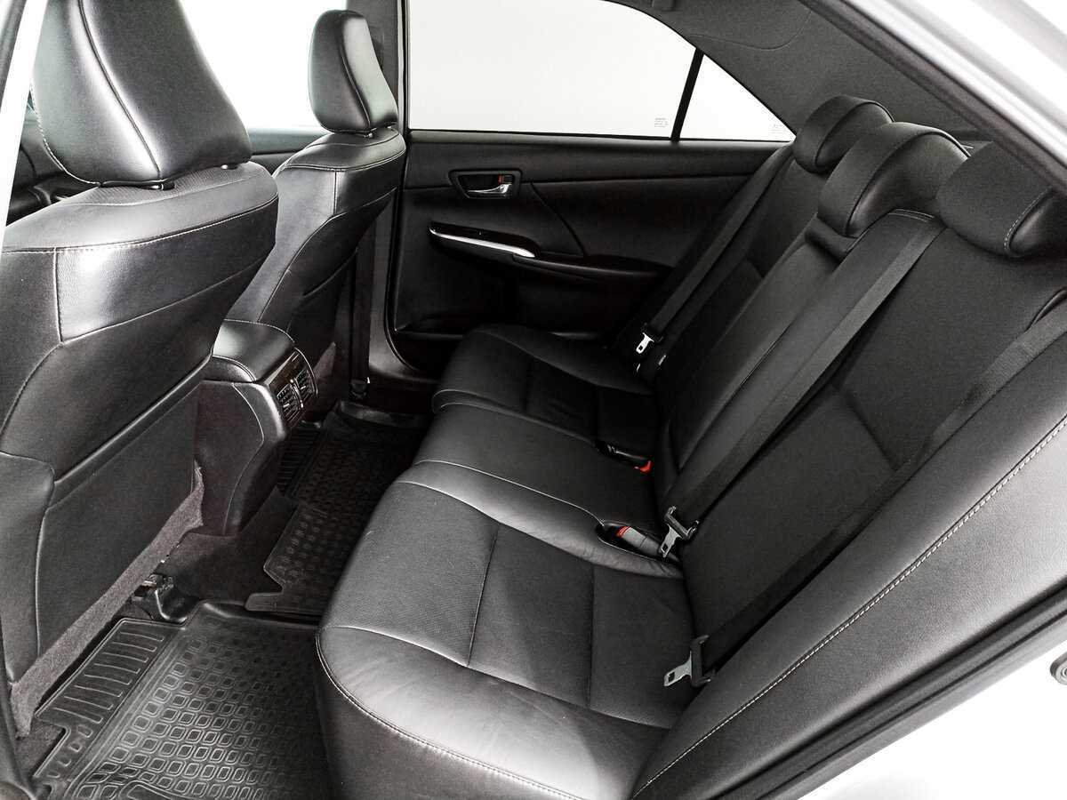 Toyota Camry с пробегом — 2015 год. Фото: #7