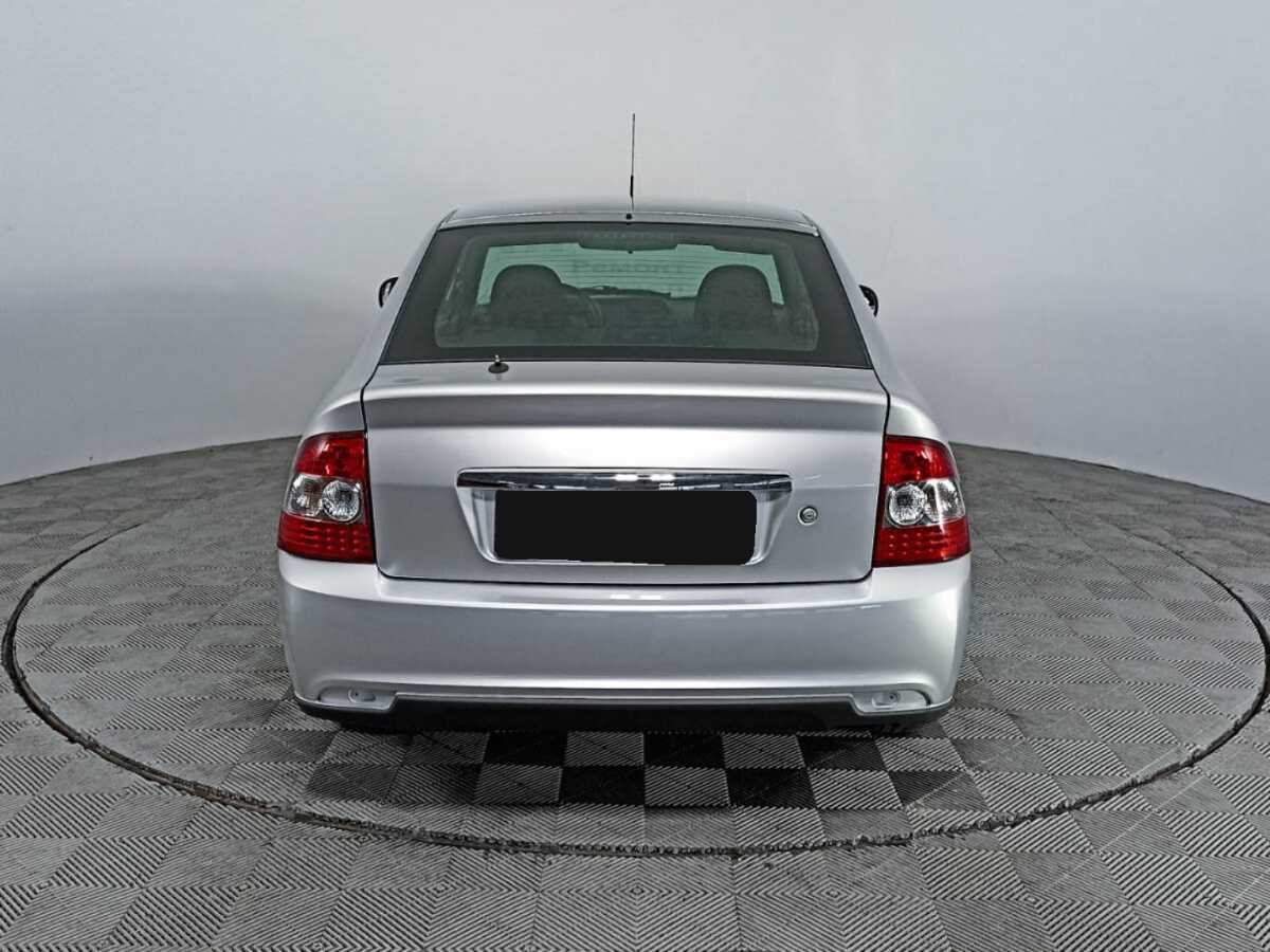 Lada (ВАЗ) Priora с пробегом — 2014 год. Фото: #5