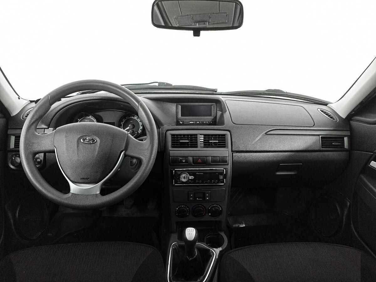 Lada (ВАЗ) Priora с пробегом — 2014 год. Фото: #11