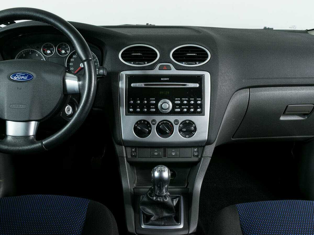 Ford Focus с пробегом — 2006 год. Фото: #9