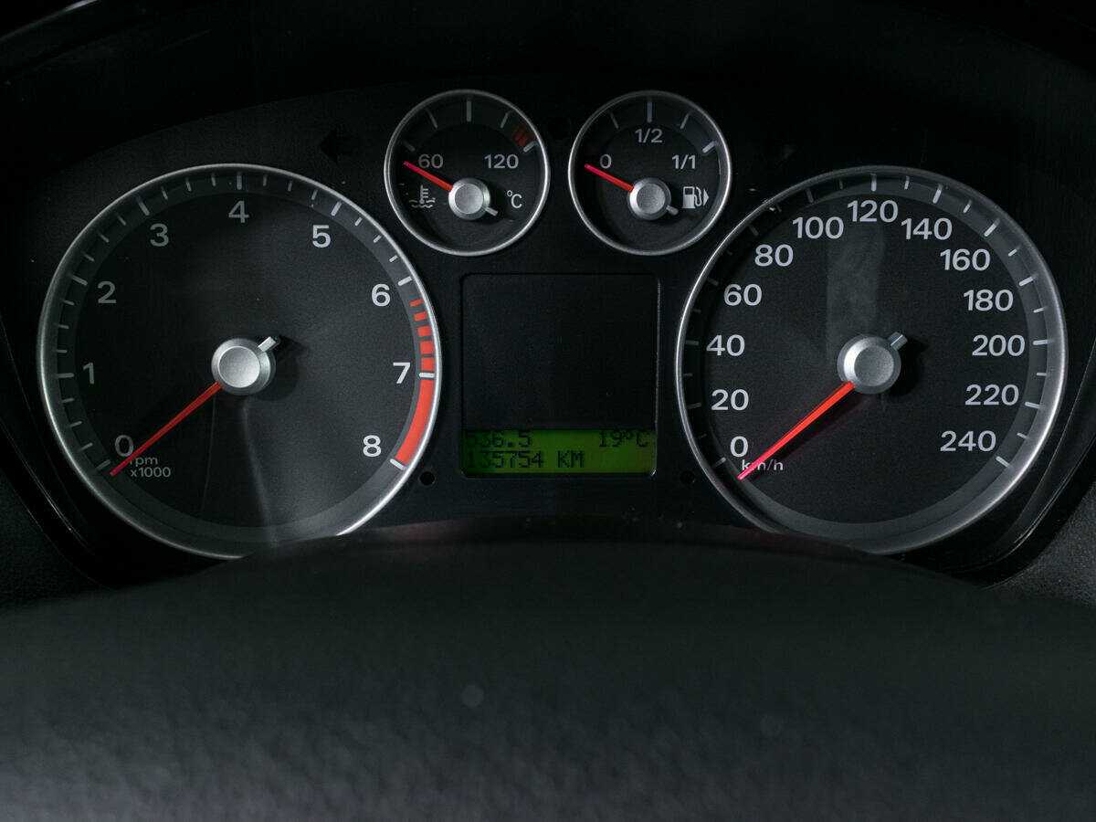 Ford Focus с пробегом — 2006 год. Фото: #12