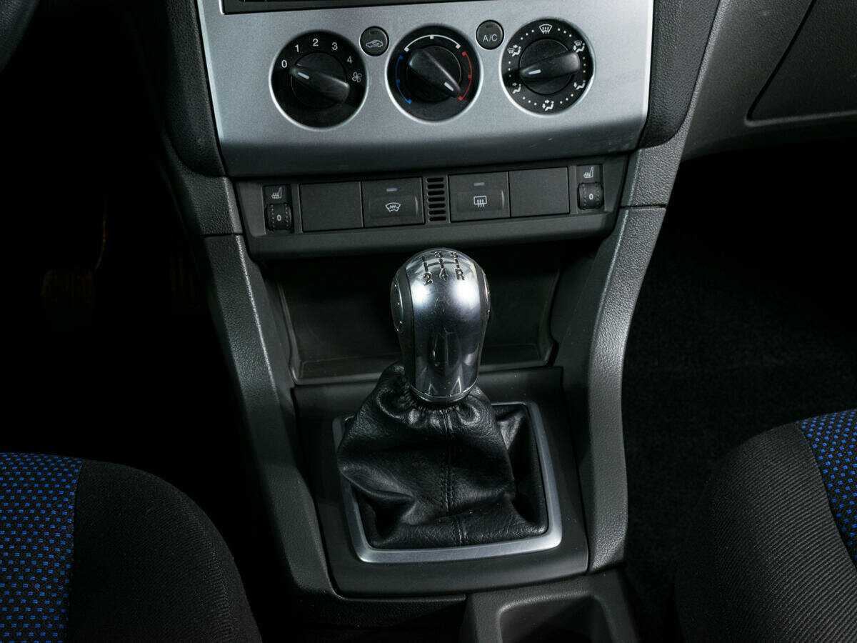 Ford Focus с пробегом — 2006 год. Фото: #14