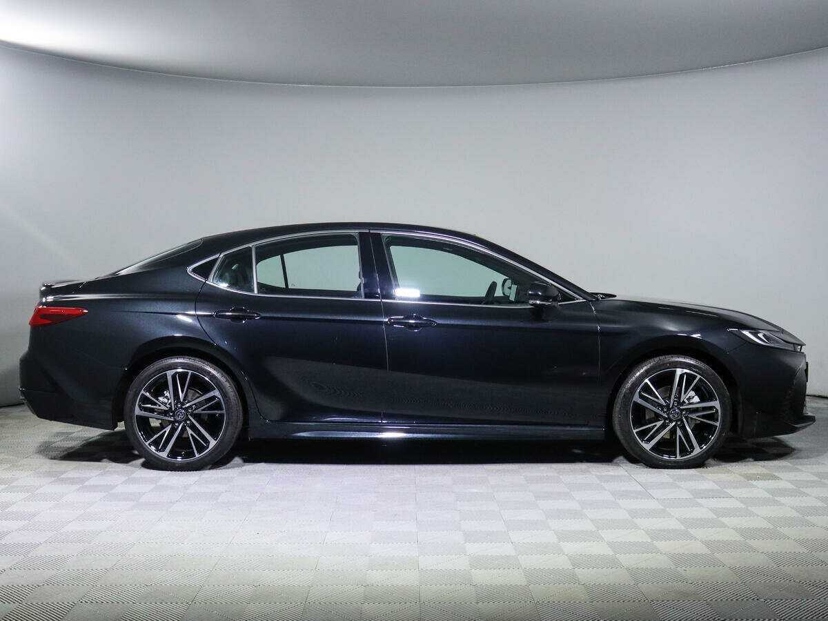 Toyota Camry с пробегом — 2024 год. Фото: #2