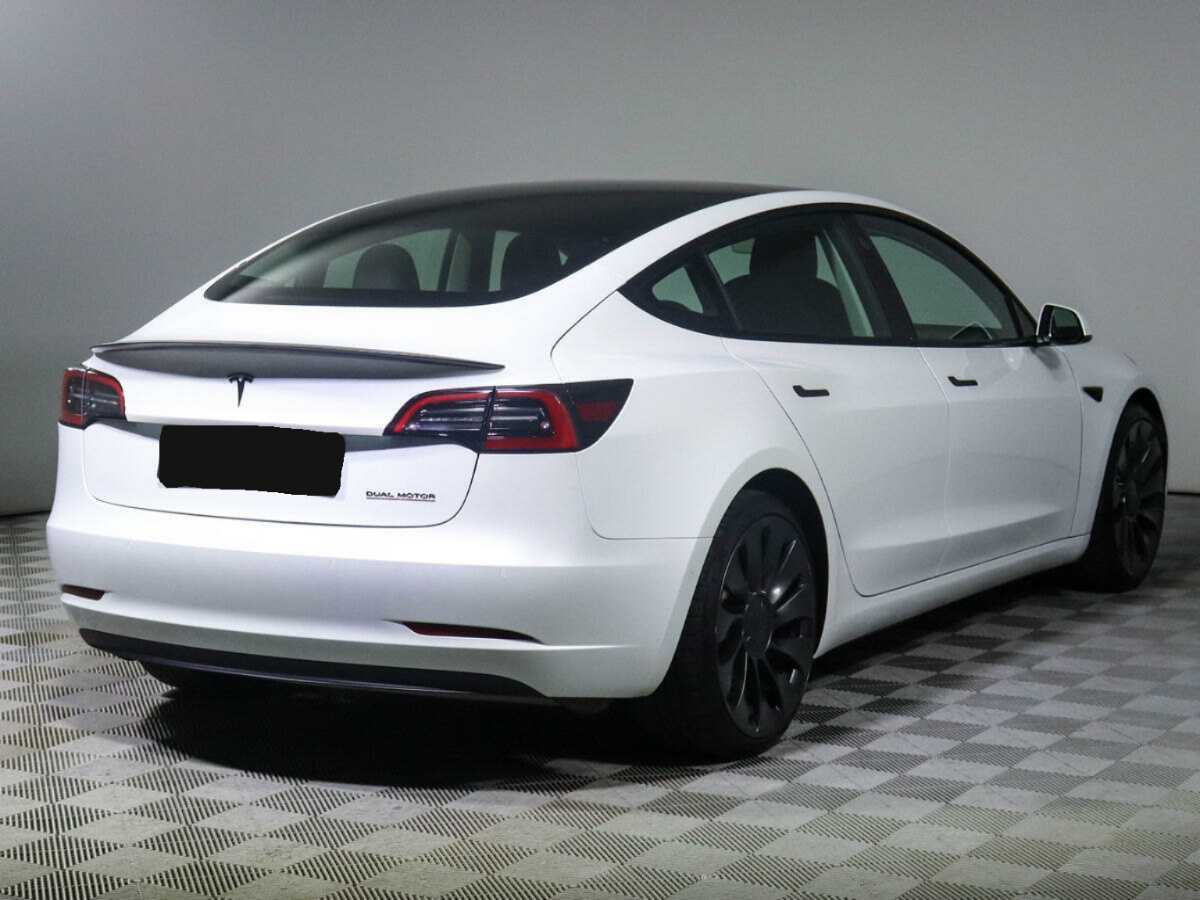 Tesla Model 3 с пробегом — 2021 год. Фото: #3