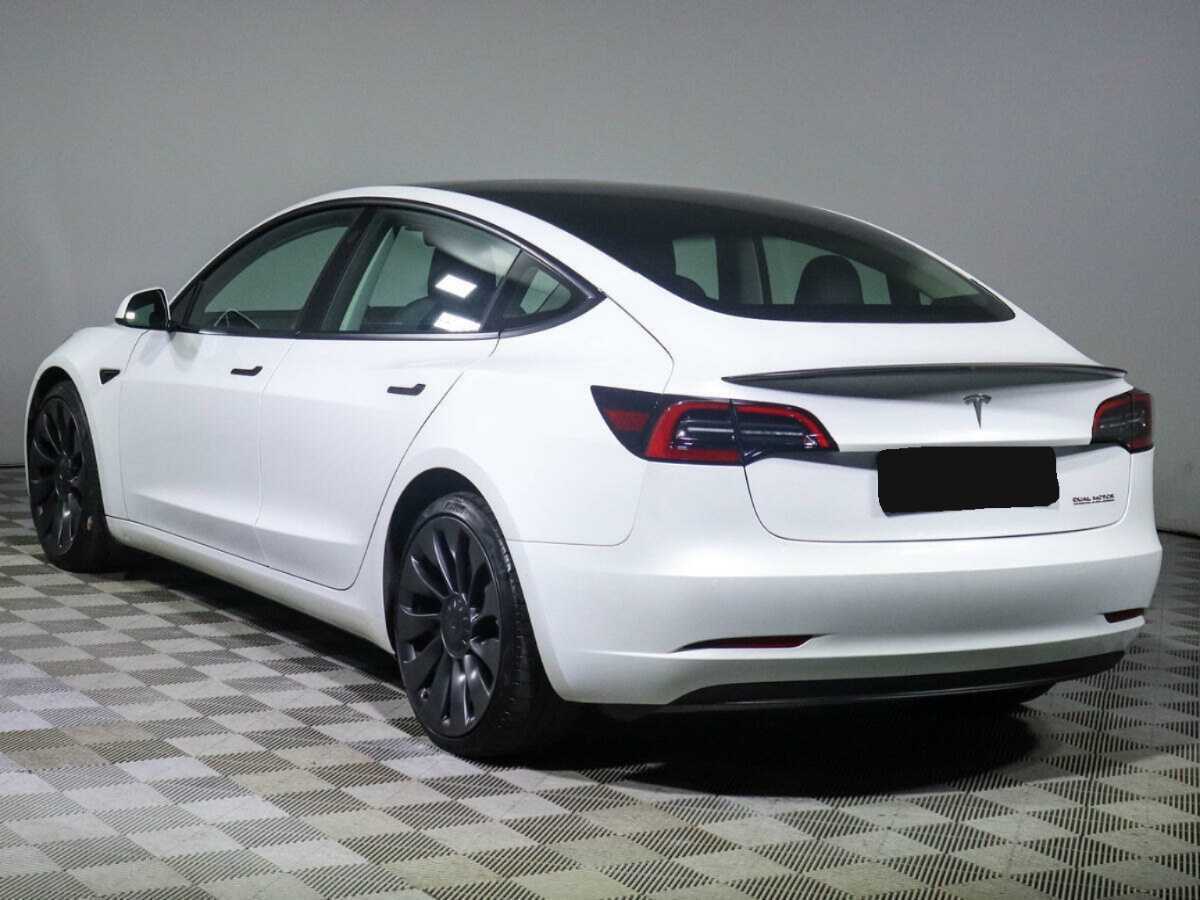 Tesla Model 3 с пробегом — 2021 год. Фото: #5