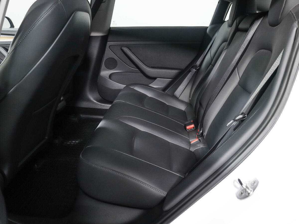 Tesla Model 3 с пробегом — 2021 год. Фото: #8