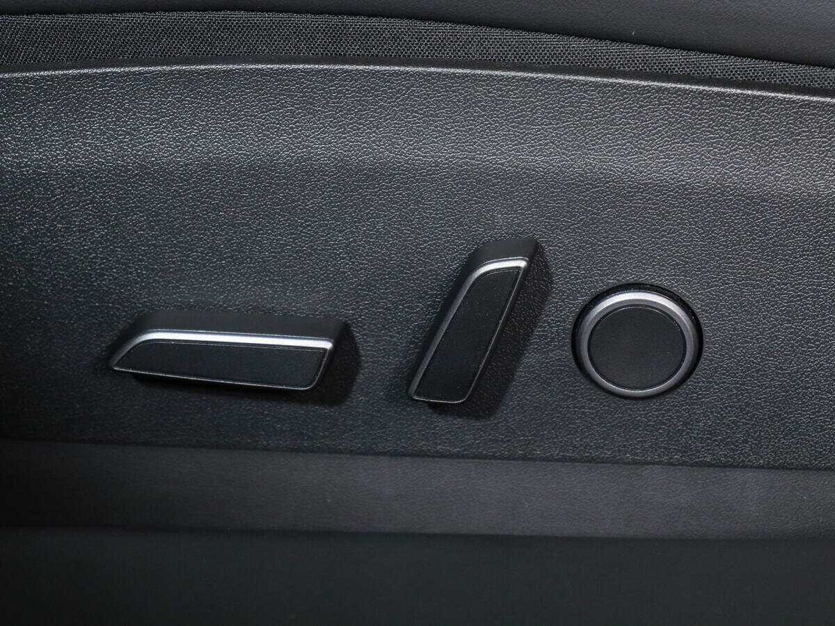 Tesla Model 3 с пробегом — 2021 год. Фото: #13