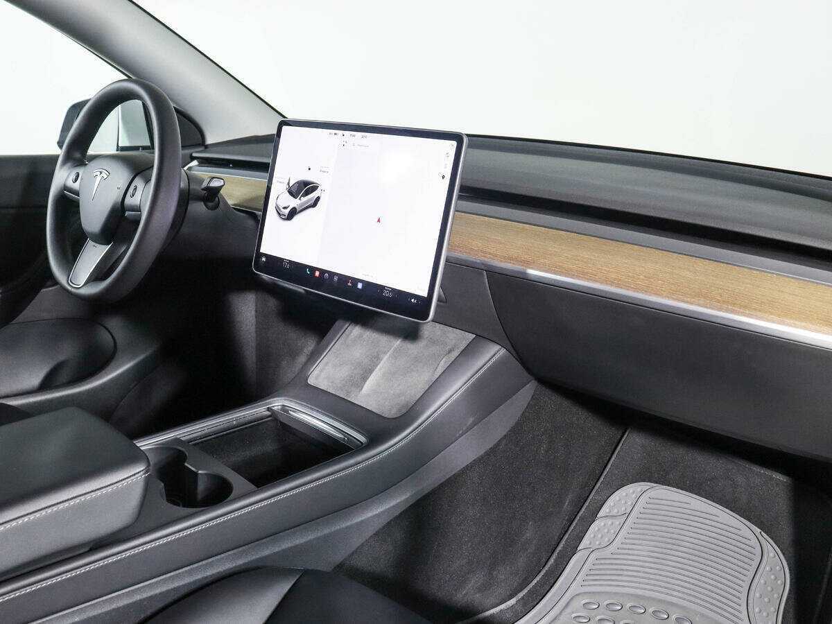 Tesla Model Y с пробегом — 2021 год. Фото: #7
