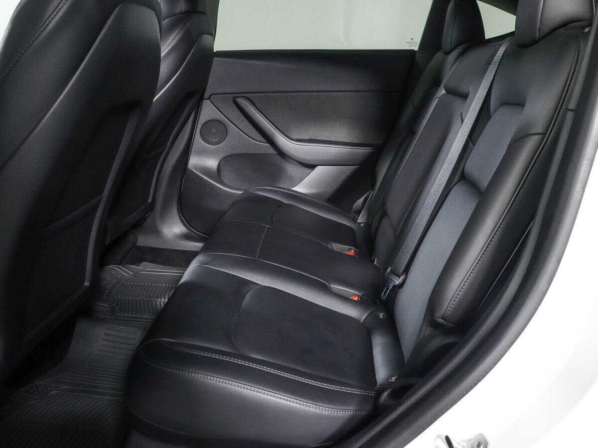 Tesla Model Y с пробегом — 2021 год. Фото: #8