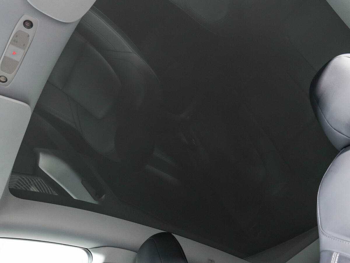 Tesla Model Y с пробегом — 2021 год. Фото: #13