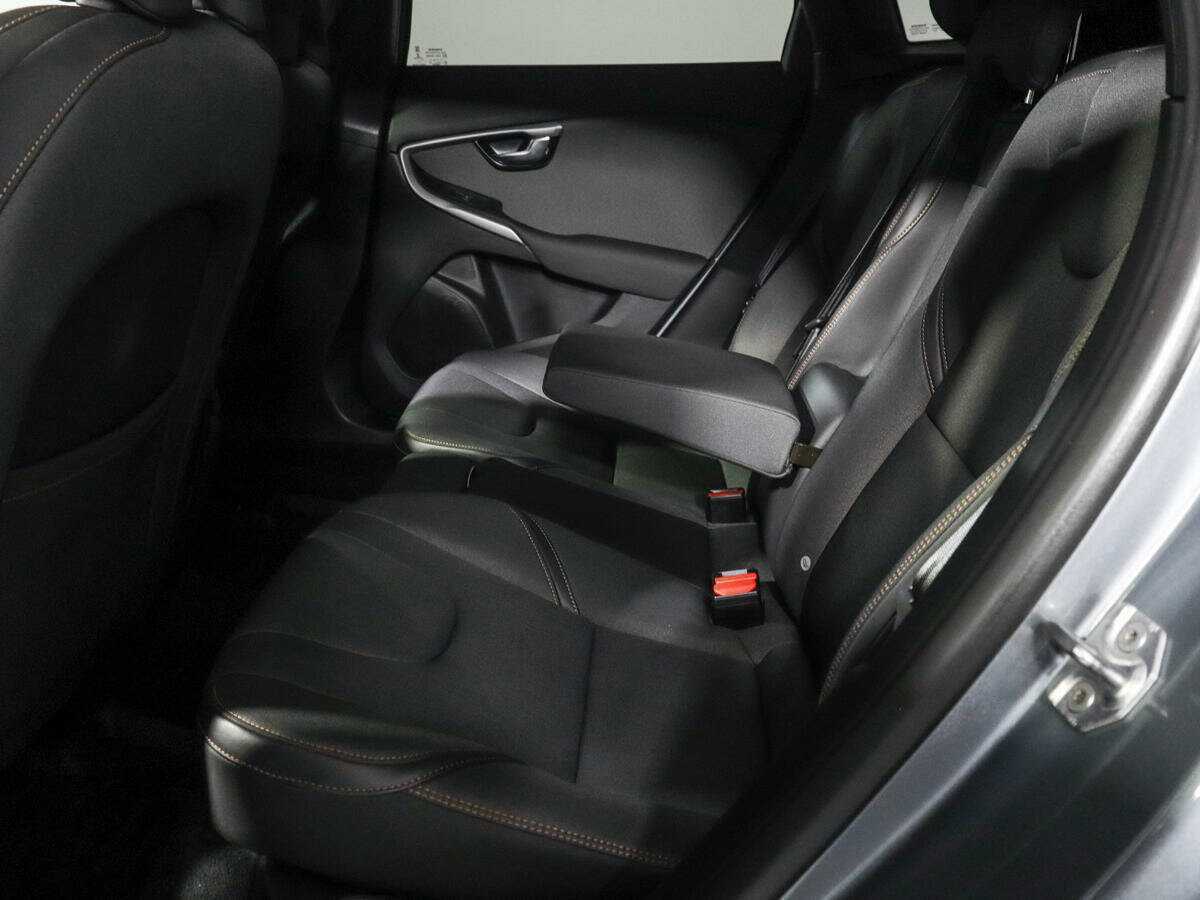 Volvo V40 Cross Country с пробегом — 2019 год. Фото: #6