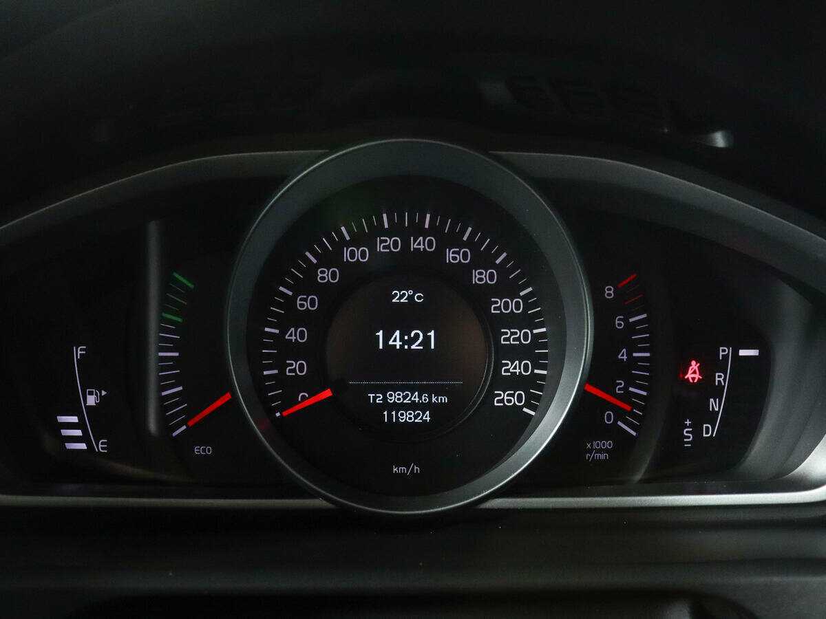 Volvo V40 Cross Country с пробегом — 2019 год. Фото: #7