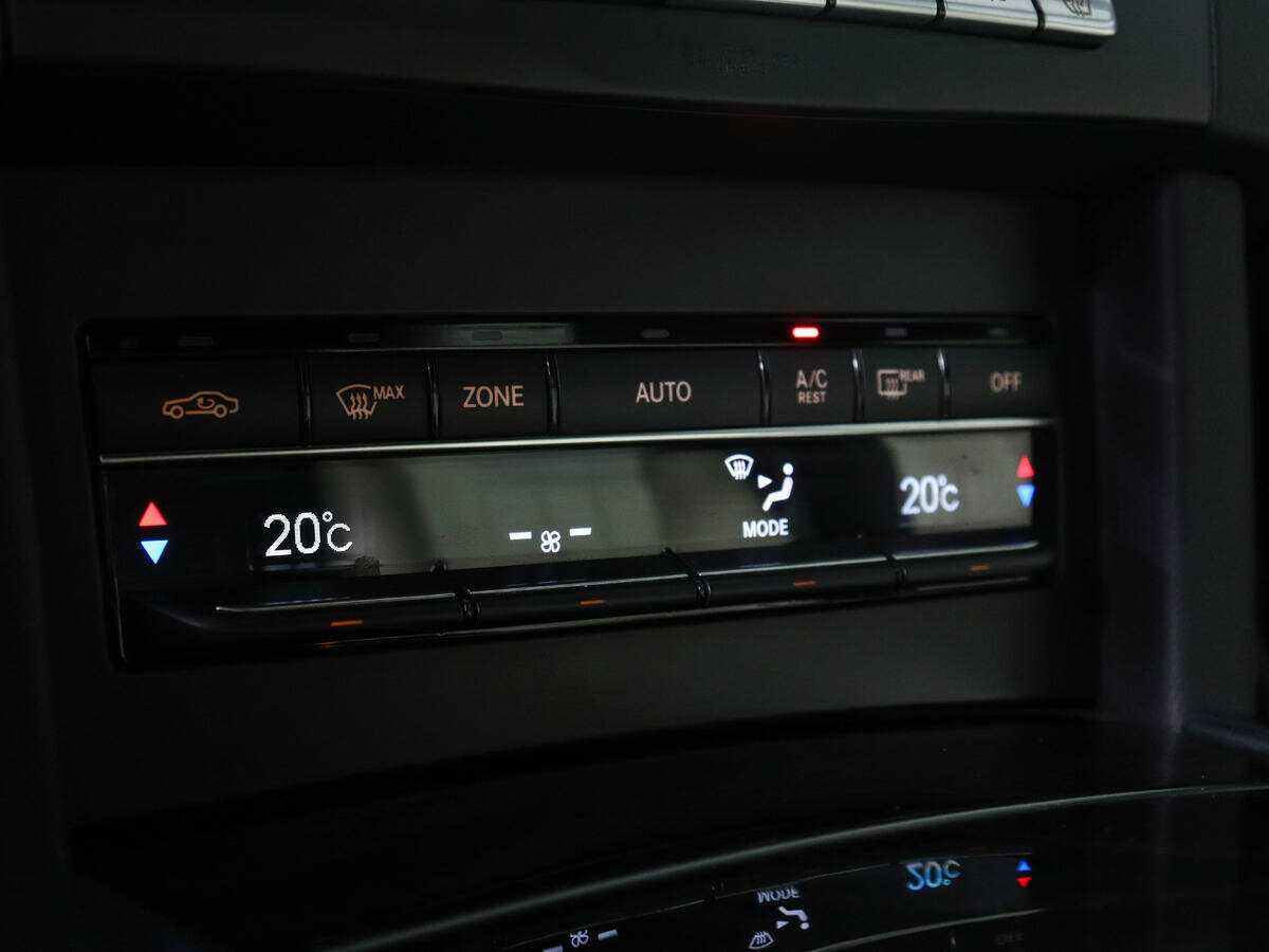 Mercedes-Benz E-Класс с пробегом — 2014 год. Фото: #16