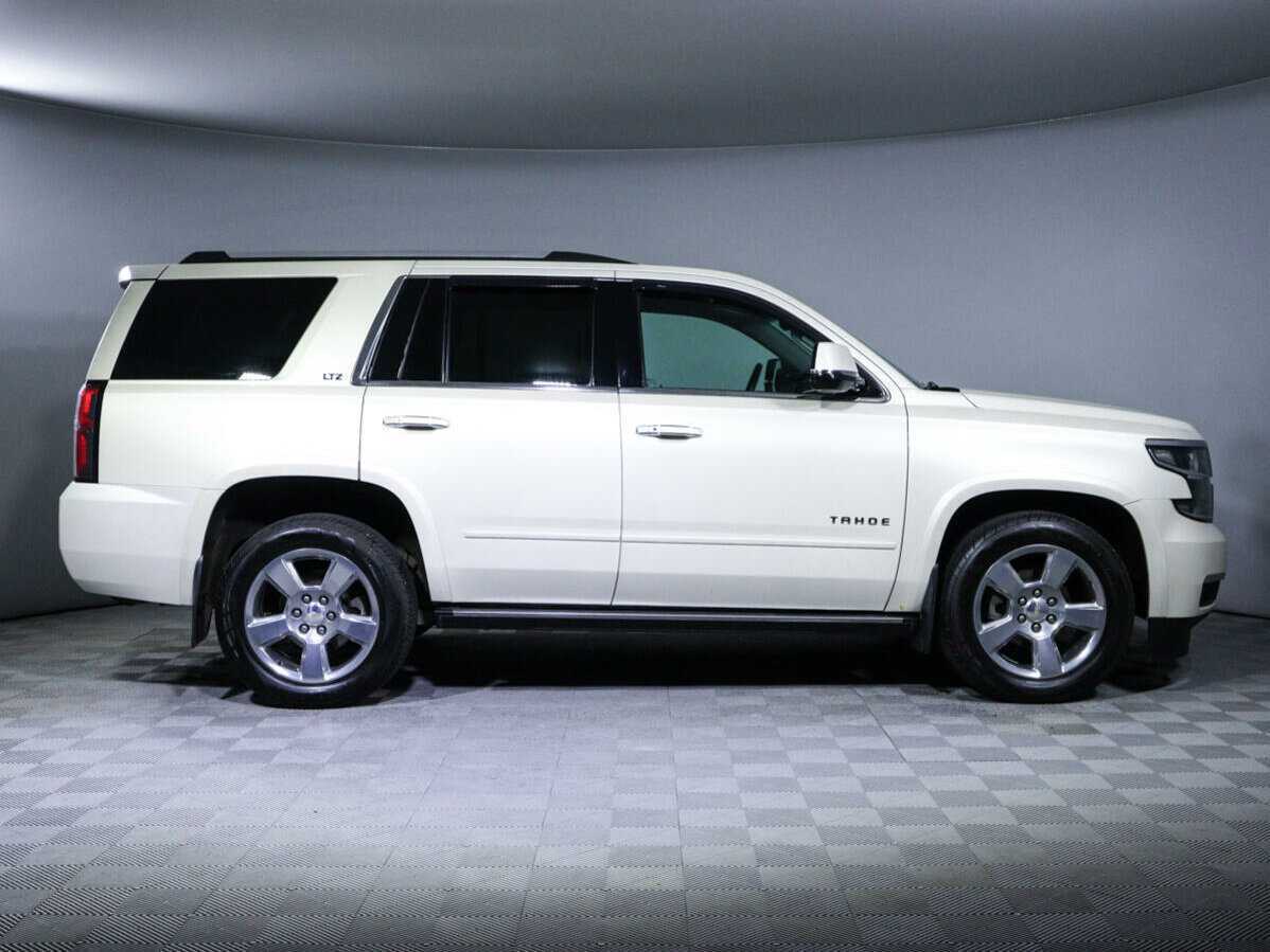 Chevrolet Tahoe с пробегом — 2015 год. Фото: #3