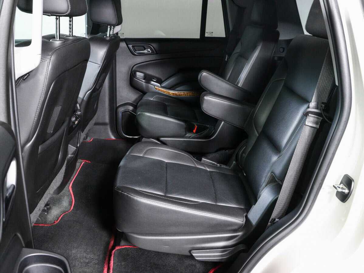 Chevrolet Tahoe с пробегом — 2015 год. Фото: #9