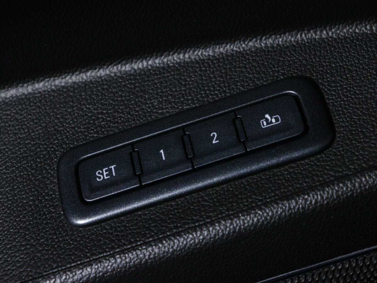 Chevrolet Tahoe с пробегом — 2015 год. Фото: #19