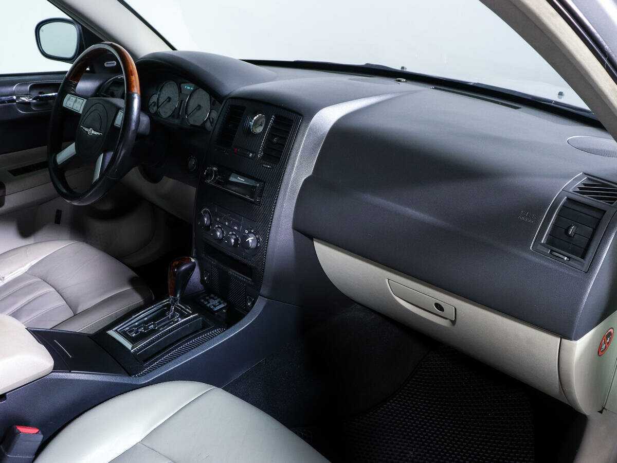 Chrysler 300C с пробегом — 2006 год. Фото: #6