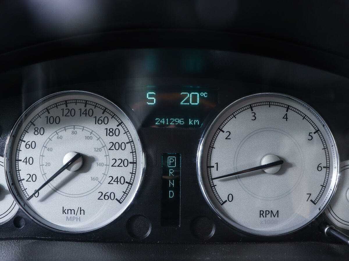 Chrysler 300C с пробегом — 2006 год. Фото: #8