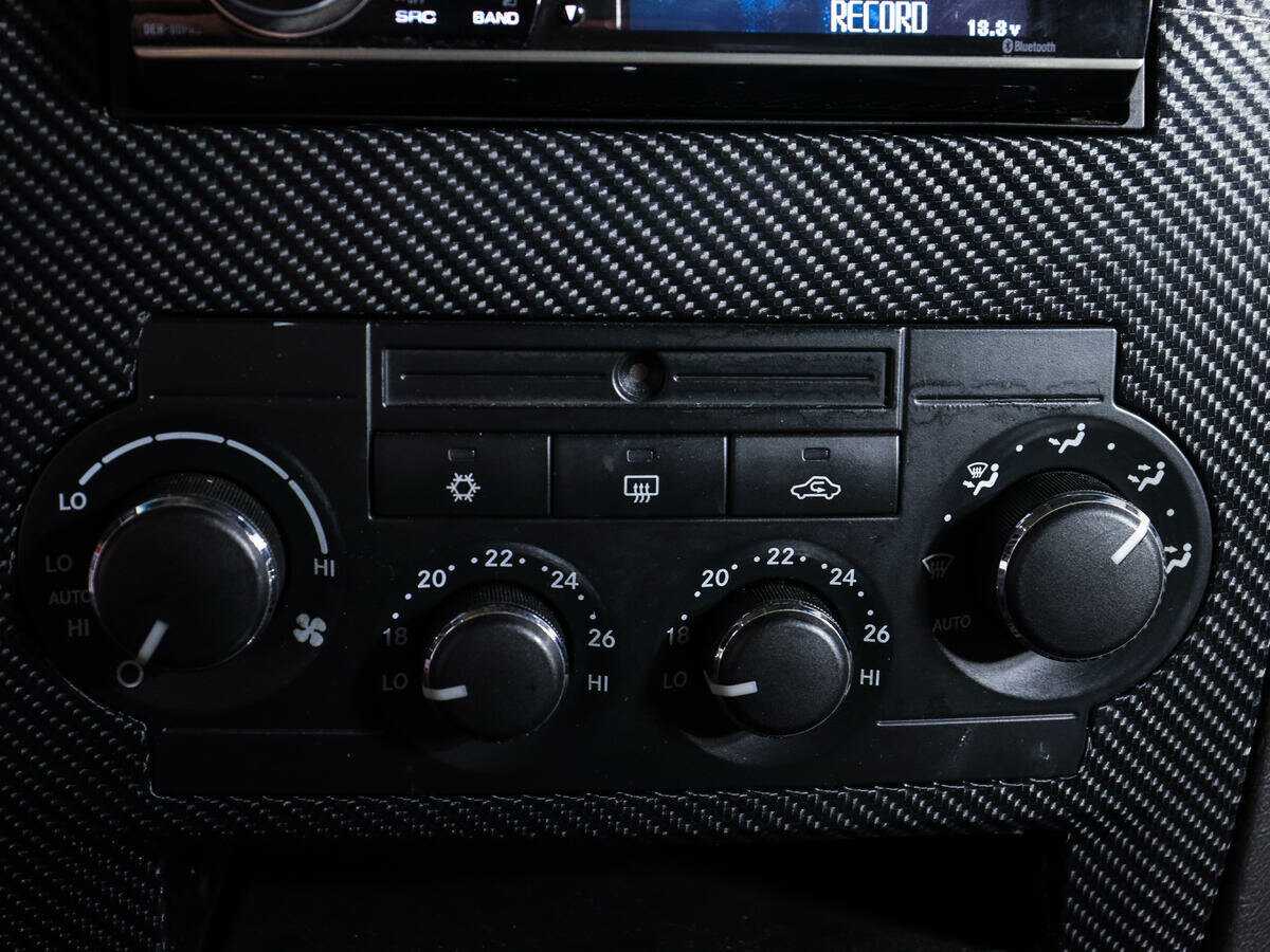 Chrysler 300C с пробегом — 2006 год. Фото: #16