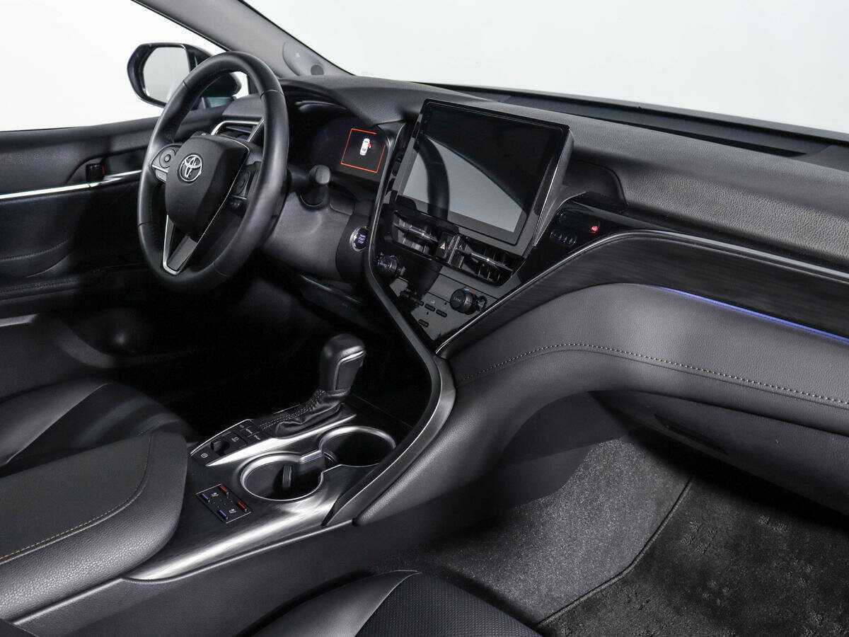 Toyota Camry с пробегом — 2023 год. Фото: #7