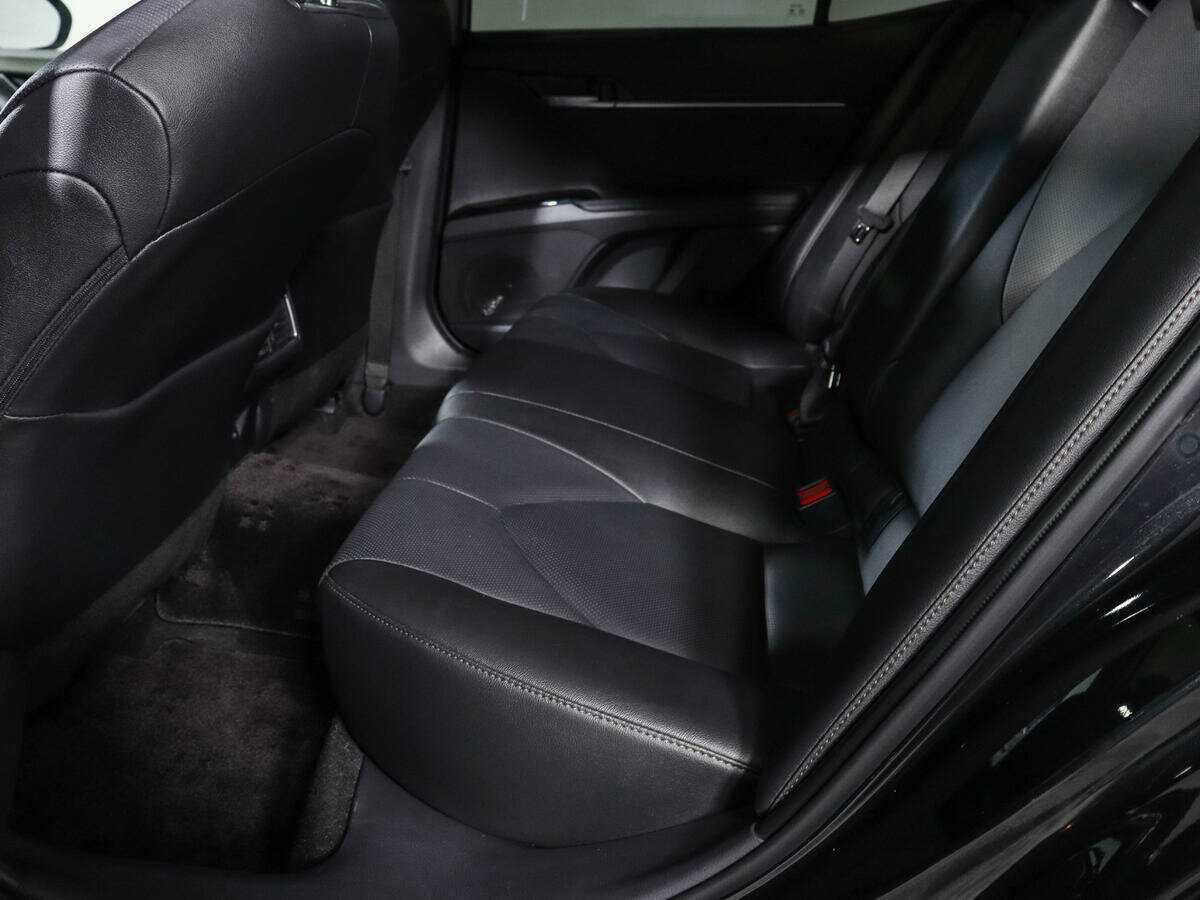 Toyota Camry с пробегом — 2023 год. Фото: #8