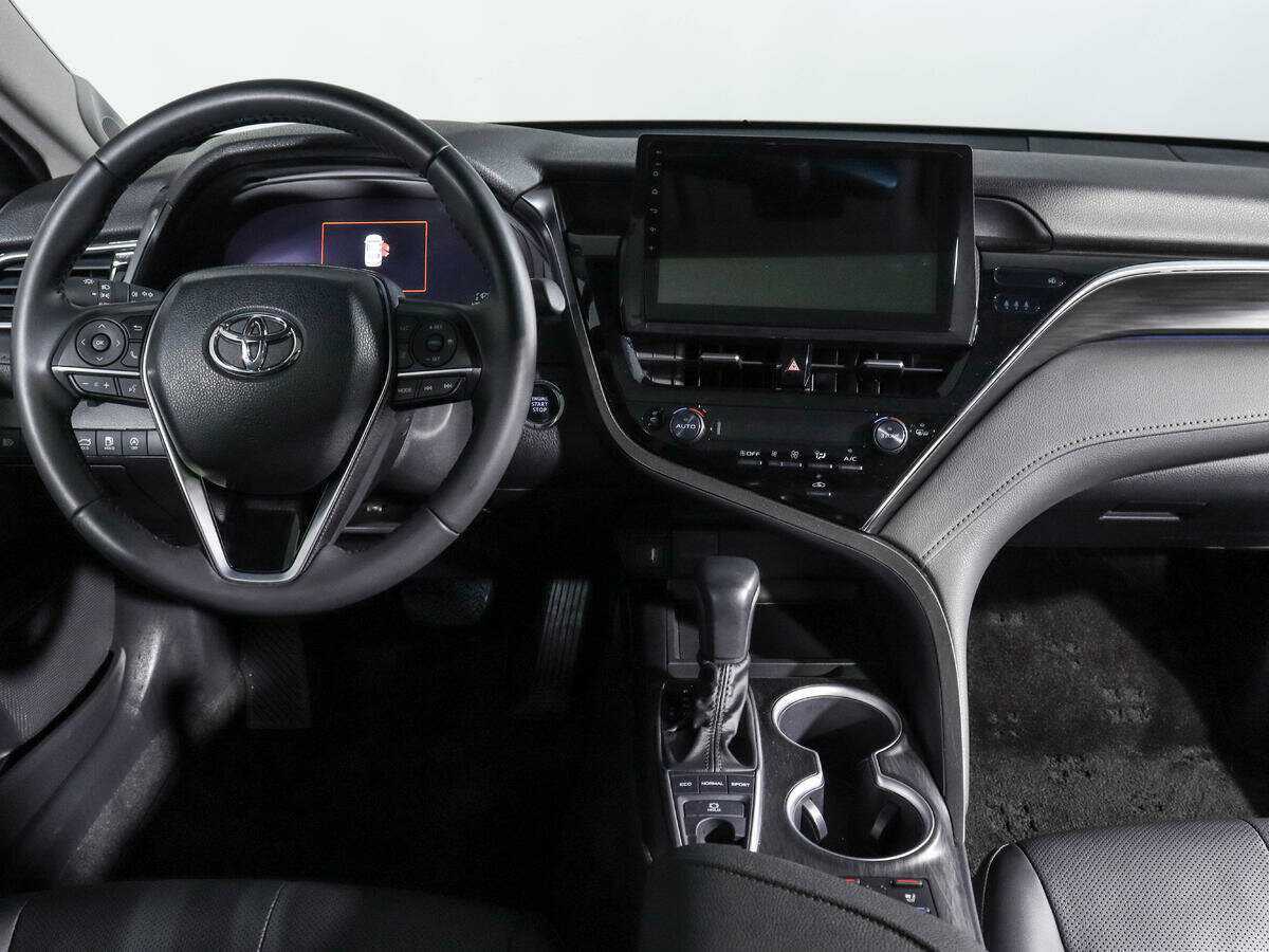 Toyota Camry с пробегом — 2023 год. Фото: #10