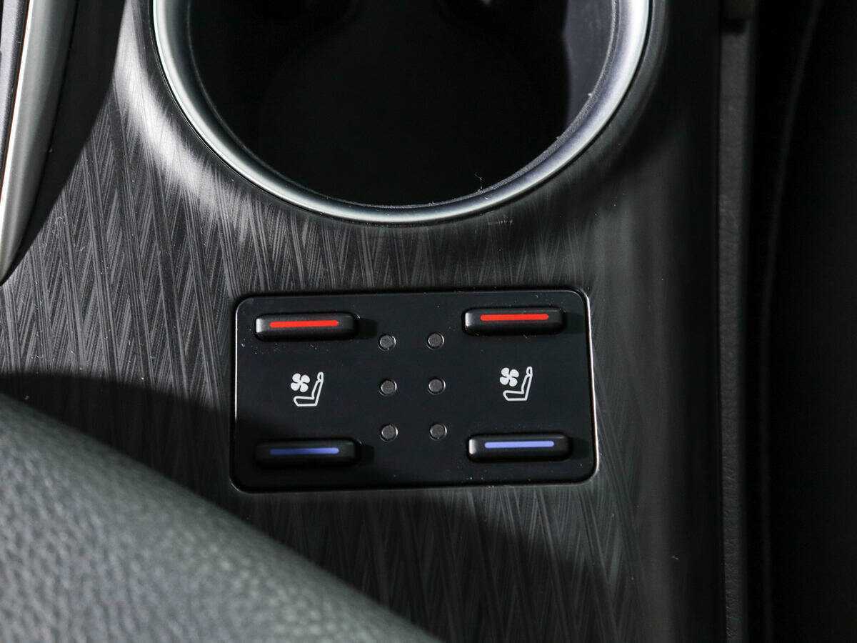 Toyota Camry с пробегом — 2023 год. Фото: #18