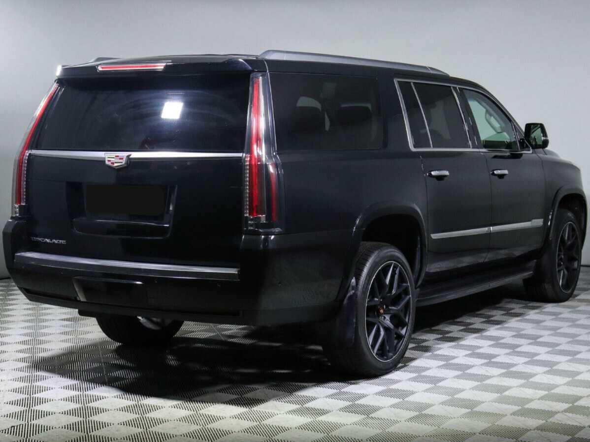 Cadillac Escalade с пробегом — 2018 год. Фото: #3