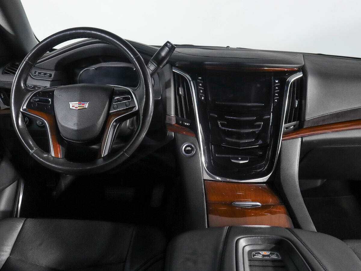Cadillac Escalade с пробегом — 2018 год. Фото: #9