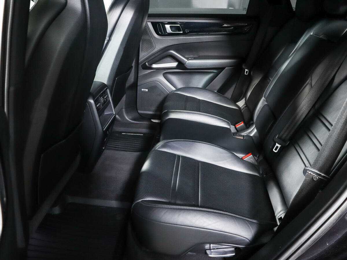 Porsche Cayenne с пробегом — 2019 год. Фото: #9