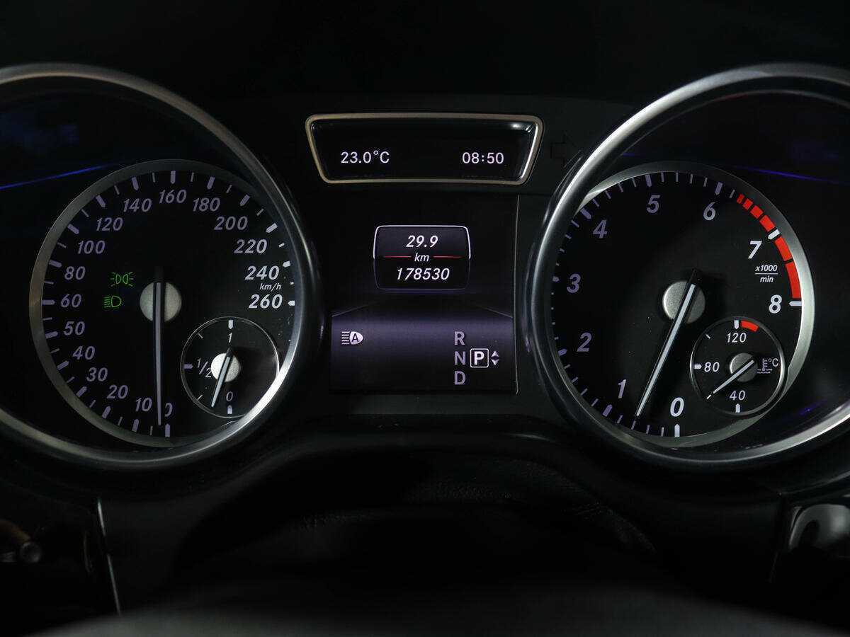 Mercedes-Benz GL-Класс с пробегом — 2013 год. Фото: #9