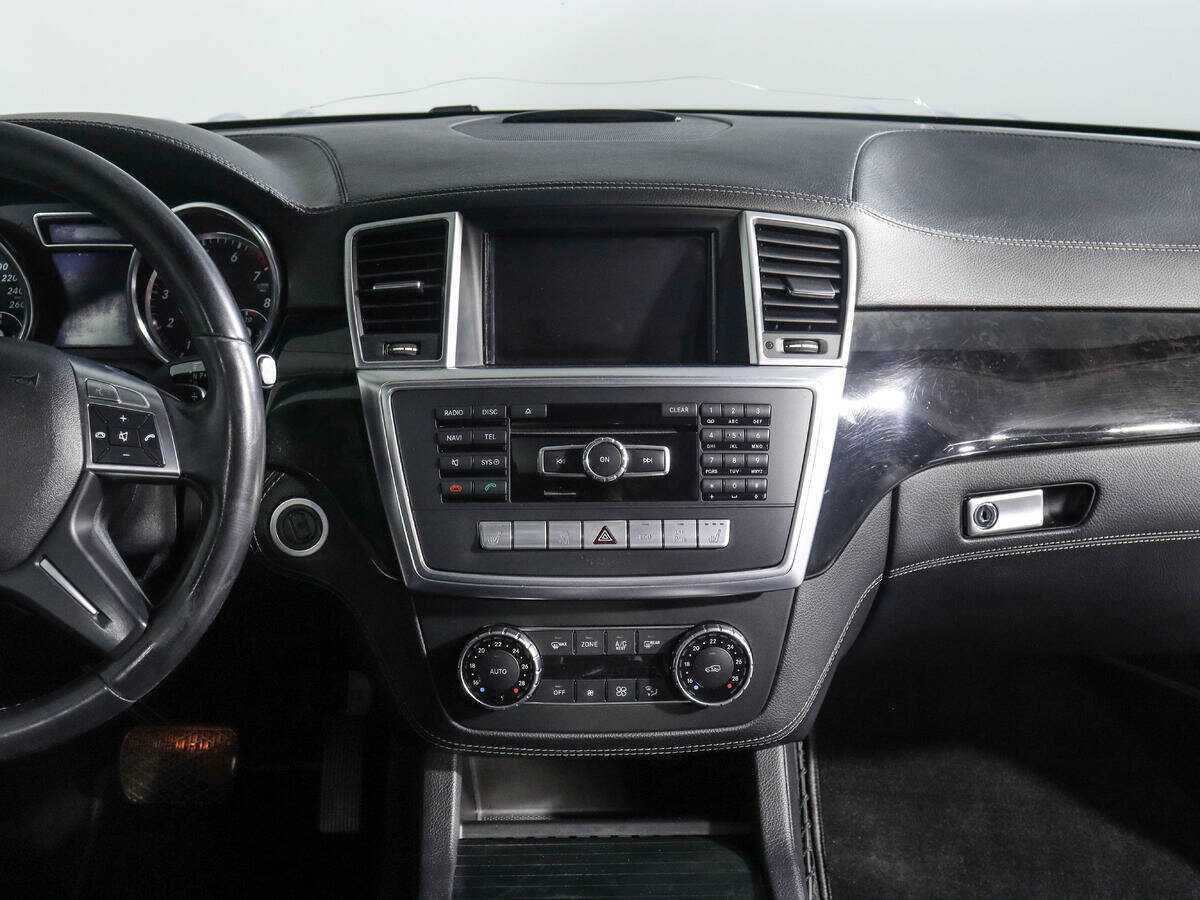 Mercedes-Benz GL-Класс с пробегом — 2013 год. Фото: #11