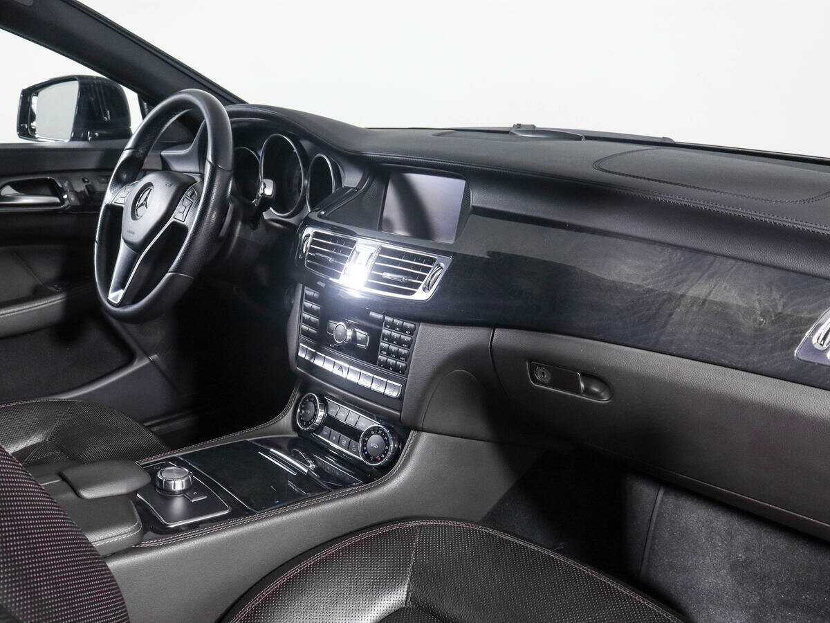 Mercedes-Benz CLS с пробегом — 2012 год. Фото: #6