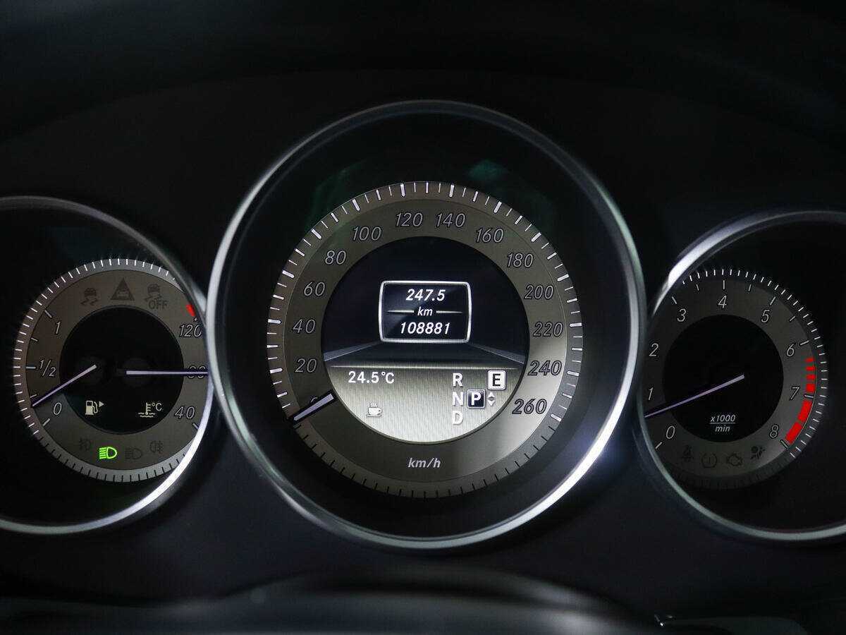 Mercedes-Benz CLS с пробегом — 2012 год. Фото: #8