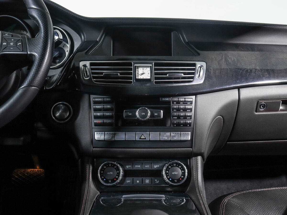 Mercedes-Benz CLS с пробегом — 2012 год. Фото: #10