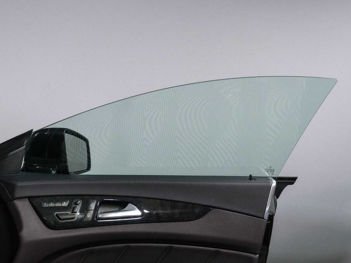 Mercedes-Benz CLS с пробегом — 2012 год. Фото: #12