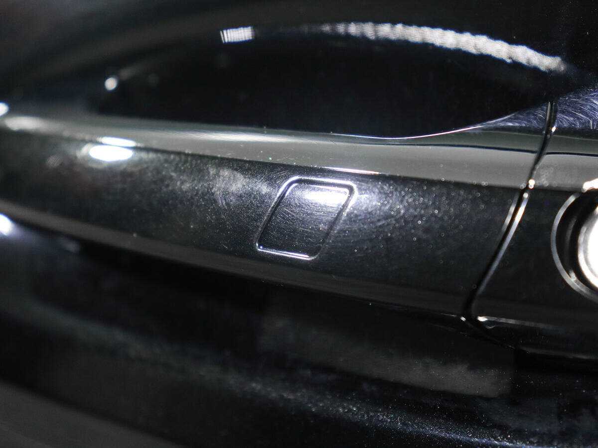 Mercedes-Benz CLS с пробегом — 2012 год. Фото: #13