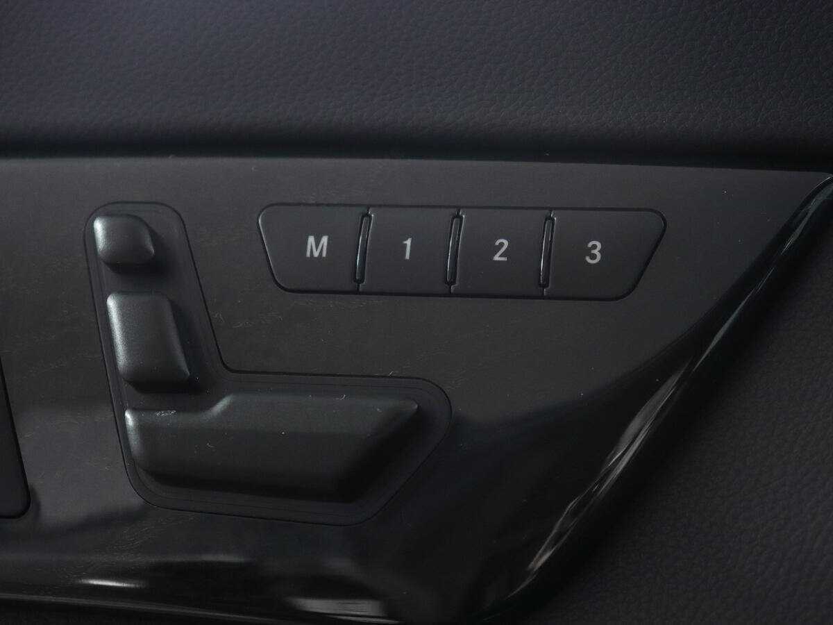 Mercedes-Benz CLS с пробегом — 2012 год. Фото: #14