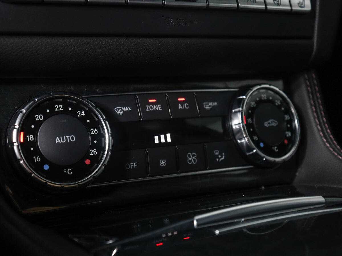 Mercedes-Benz CLS с пробегом — 2012 год. Фото: #15