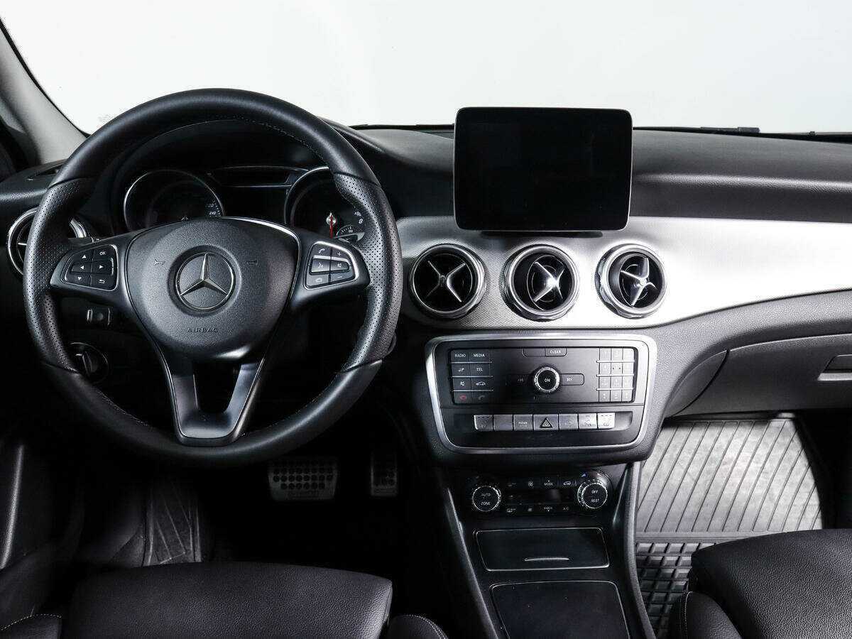 Mercedes-Benz GLA с пробегом — 2017 год. Фото: #11