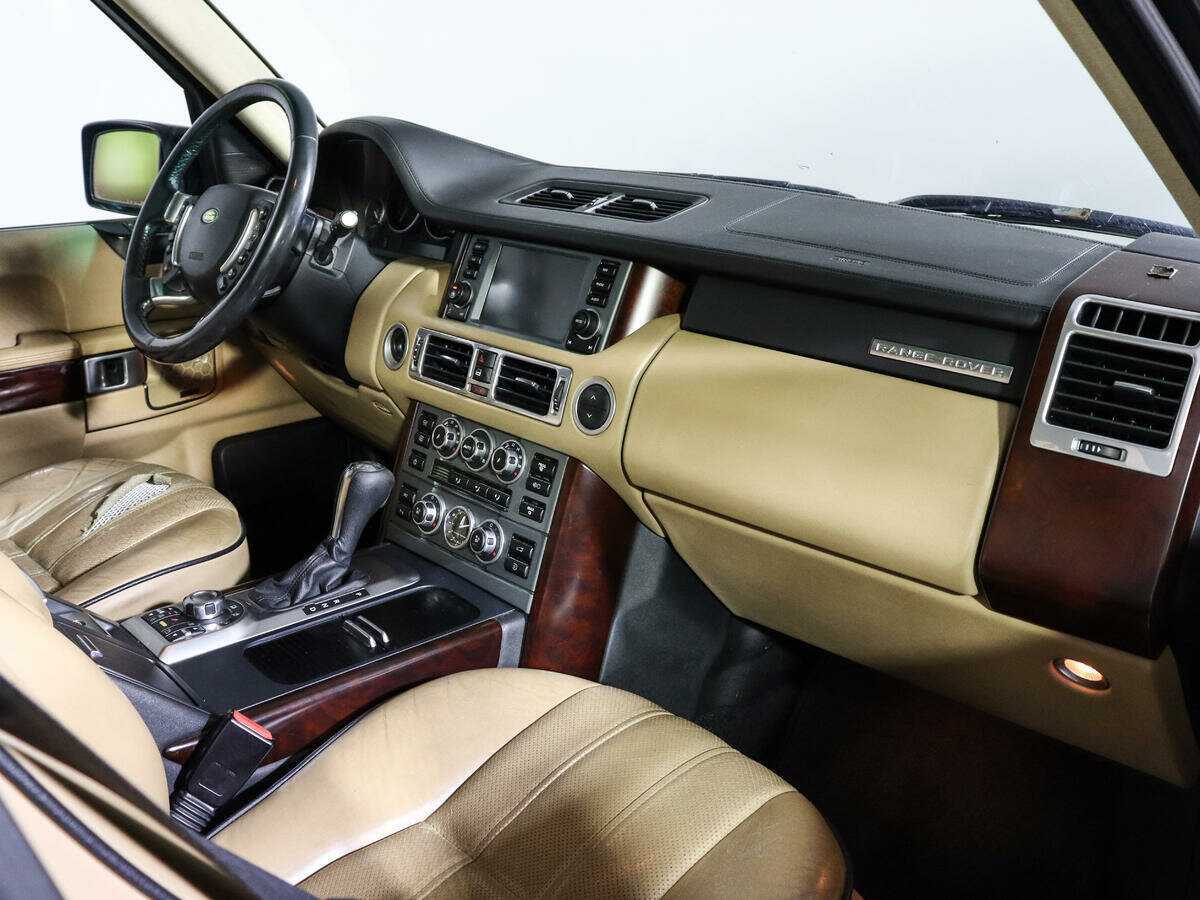 Land Rover Range Rover с пробегом — 2009 год. Фото: #6