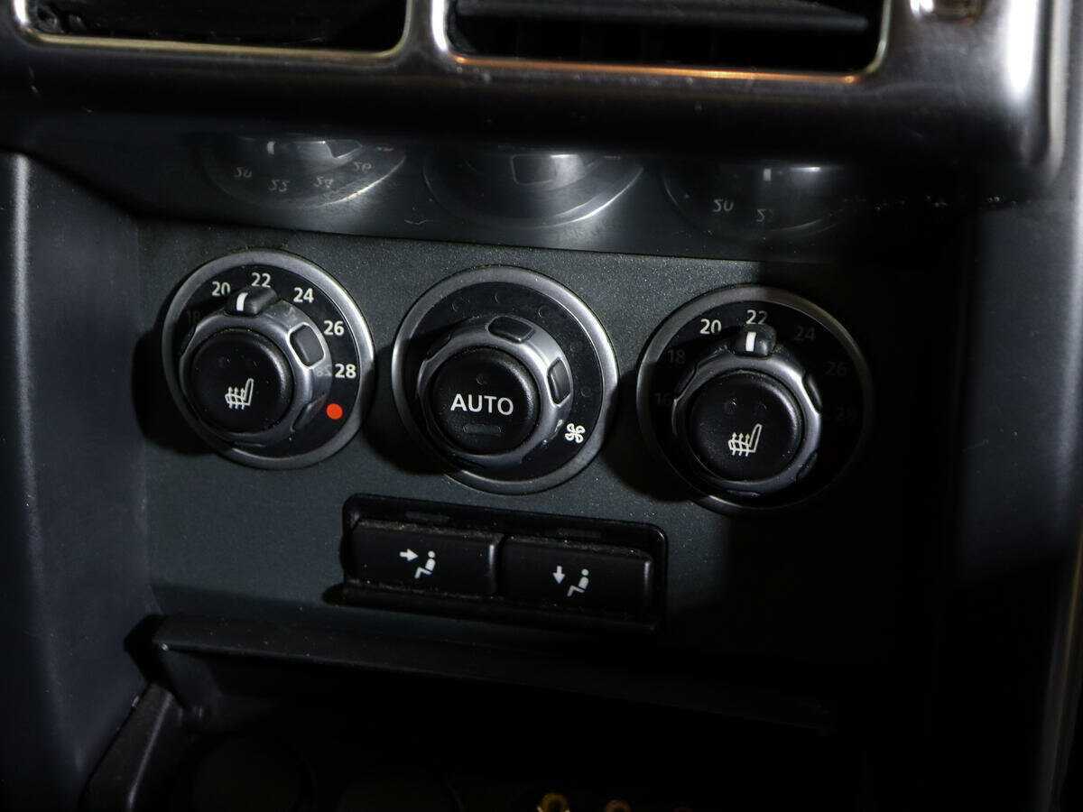 Land Rover Range Rover с пробегом — 2009 год. Фото: #13