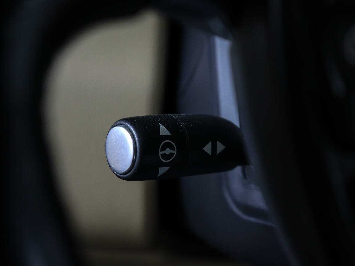 Land Rover Range Rover с пробегом — 2009 год. Фото: #18