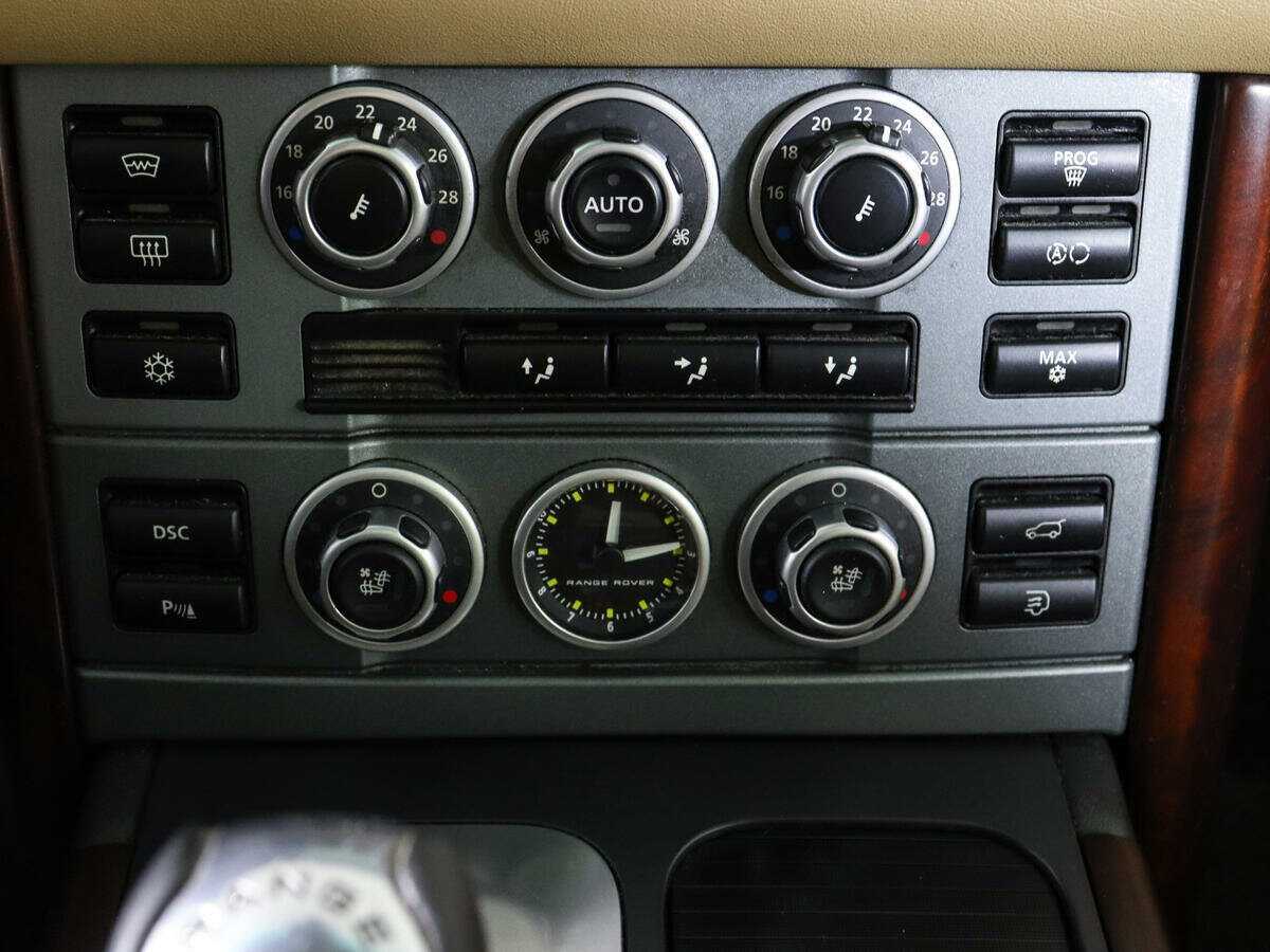 Land Rover Range Rover с пробегом — 2009 год. Фото: #22